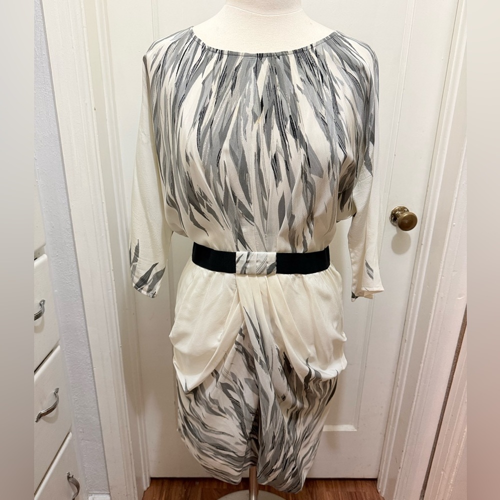 BCBGMaxAzria Gray and Cream Patterned Silky Fabric